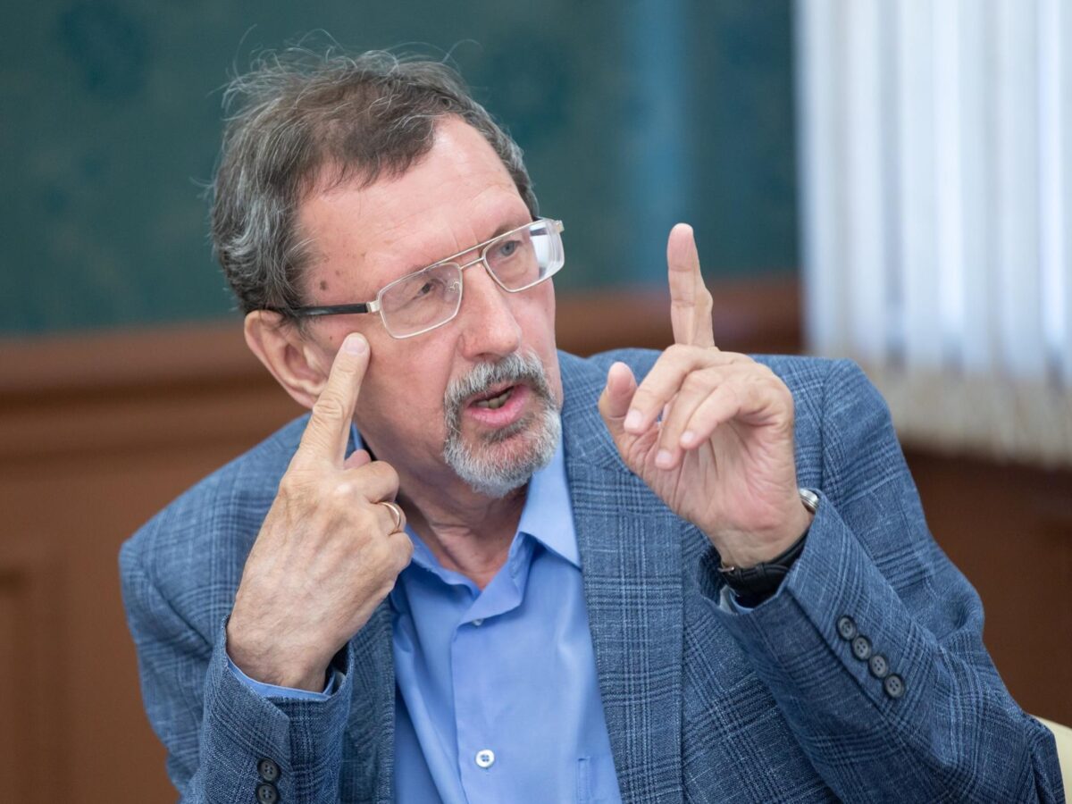 Сергей Доморощенов